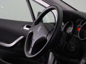 PEUGEOT 308 BK ACCESS 1.4 MT 2012