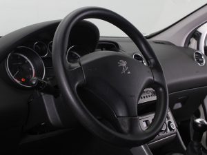 PEUGEOT 308 BK ACCESS 1.4 MT 2012