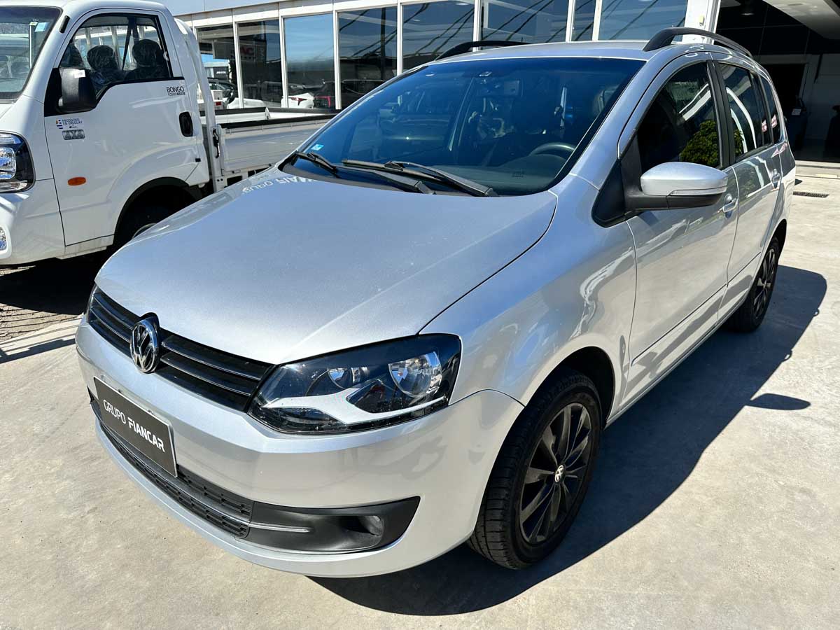 VOLKSWAGEN SURAN HIGHLINE 1.6 MT 2012