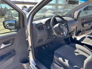 VOLKSWAGEN SURAN HIGHLINE 1.6 MT 2012