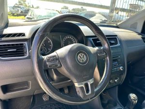 VOLKSWAGEN SURAN HIGHLINE 1.6 MT 2012