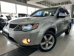 MITSUBISHI OUTLANDER V6 AT 3.0 4X4 7 PASAJEROS JAPON 2009