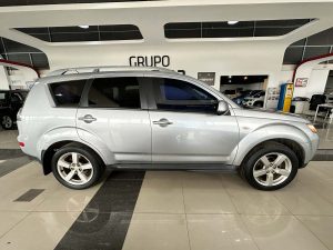MITSUBISHI OUTLANDER V6 AT 3.0 4X4 7 PASAJEROS JAPON 2009