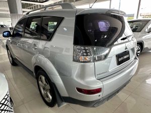 MITSUBISHI OUTLANDER V6 AT 3.0 4X4 7 PASAJEROS JAPON 2009