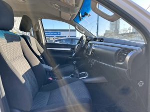 TOYOTA HILUX SR 4X4 MT 2.5 DIESEL 2017