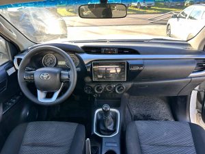 TOYOTA HILUX SR 4X4 MT 2.5 DIESEL 2017