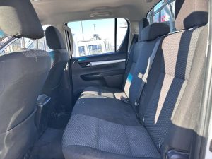 TOYOTA HILUX SR 4X4 MT 2.5 DIESEL 2017