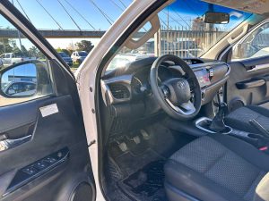 TOYOTA HILUX SR 4X4 MT 2.5 DIESEL 2017