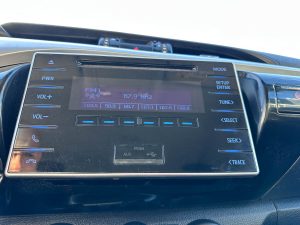 TOYOTA HILUX SR 4X4 MT 2.5 DIESEL 2017