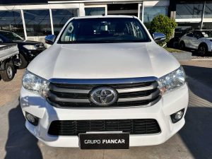 TOYOTA HILUX SR 4X4 MT 2.5 DIESEL 2017