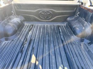 TOYOTA HILUX SR 4X4 MT 2.5 DIESEL 2017