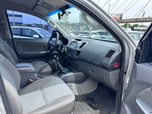 TOYOTA HILUX DC SRV 2.7 MT 2016