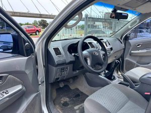 TOYOTA HILUX DC SRV 2.7 MT 2016