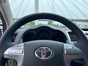 TOYOTA HILUX DC SRV 2.7 MT 2016