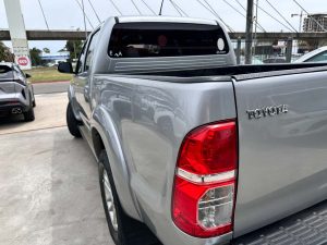 TOYOTA HILUX DC SRV 2.7 MT 2016