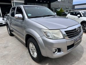 TOYOTA HILUX DC SRV 2.7 MT 2016