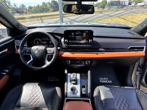 MITUSBISHI OUTLANDER 2.5 AT 4X4 EXTRA FULL 2024