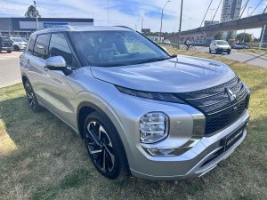 MITUSBISHI OUTLANDER 2.5 AT 4X4 EXTRA FULL 2024