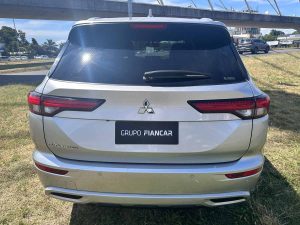 MITUSBISHI OUTLANDER 2.5 AT 4X4 EXTRA FULL 2024