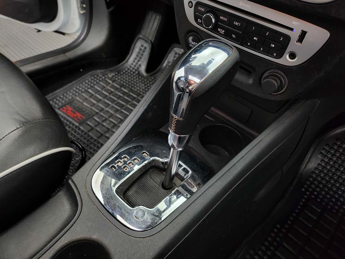 RENAULT MEGANE III PRIVILEGE 2.0 16V PLUS 2014