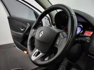 RENAULT MEGANE III PRIVILEGE 2.0 16V PLUS 2014