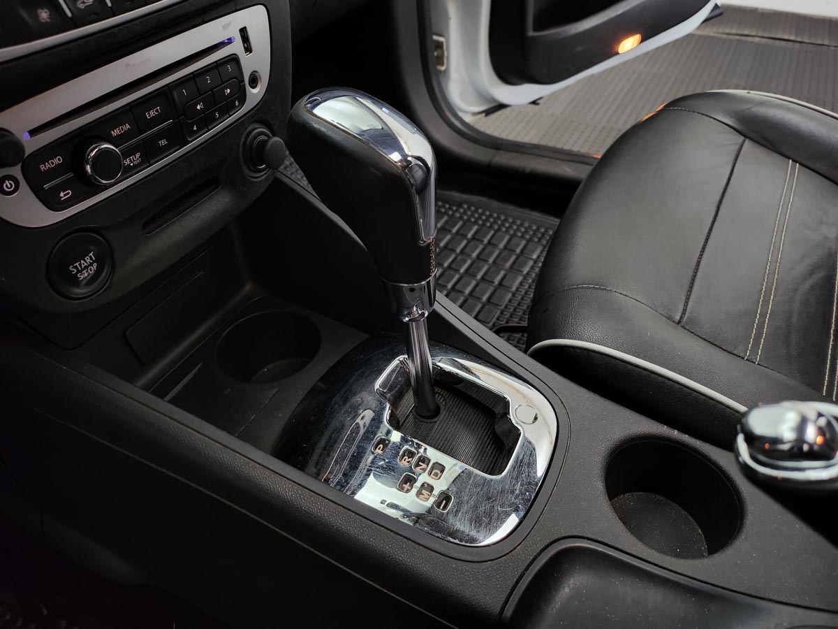 RENAULT MEGANE III PRIVILEGE 2.0 16V PLUS 2014