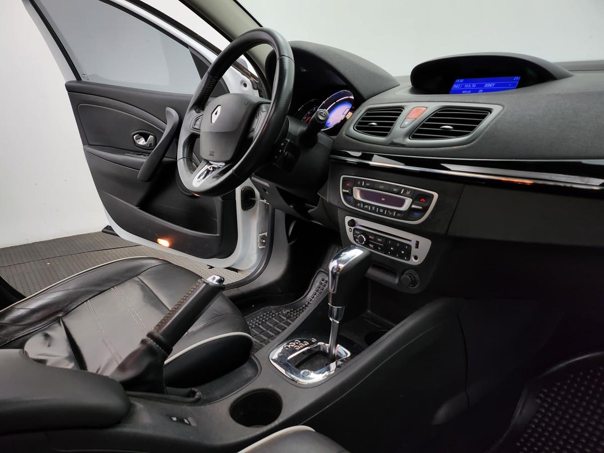 RENAULT MEGANE III PRIVILEGE 2.0 16V PLUS 2014