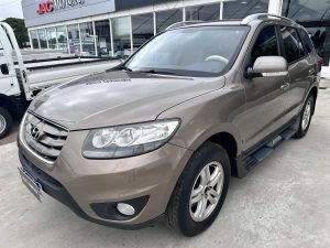 HYUNDAI SANTA FE 2.4 AT 4X4 7 PASAJEROS 2011