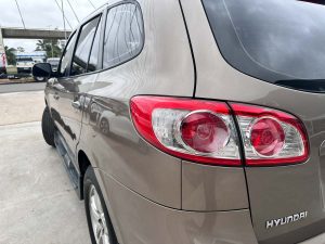 HYUNDAI SANTA FE 2.4 AT 4X4 7 PASAJEROS 2011