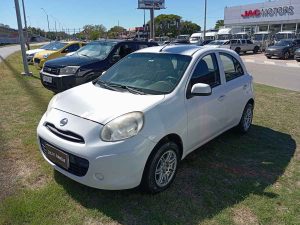 NISSAN MARCH MT 4PTS 1.6 FULL 2013