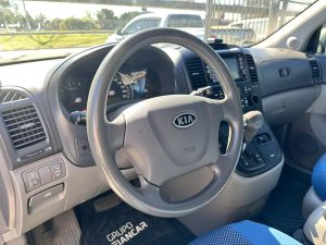 KIA CARNIVAL AT 3.8 V6 EXTRA FULL 7A PASAJEROS 2006