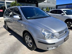 KIA CARNIVAL AT 3.8 V6 EXTRA FULL 7A PASAJEROS 2006