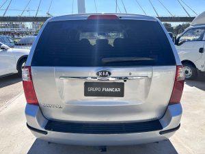 KIA CARNIVAL AT 3.8 V6 EXTRA FULL 7A PASAJEROS 2006