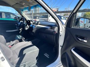 SUZUKI SWIFT GL HYBRID MT 5PTS 2022