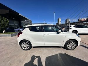 SUZUKI SWIFT GL HYBRID MT 5PTS 2022