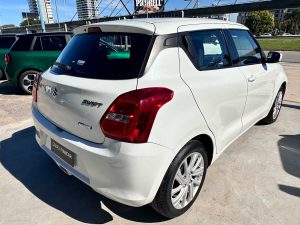 SUZUKI SWIFT GL HYBRID MT 5PTS 2022