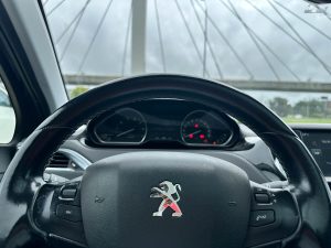 PEUGEOT 208 ALLURE 1.6 AT EXTRA FULL 2016