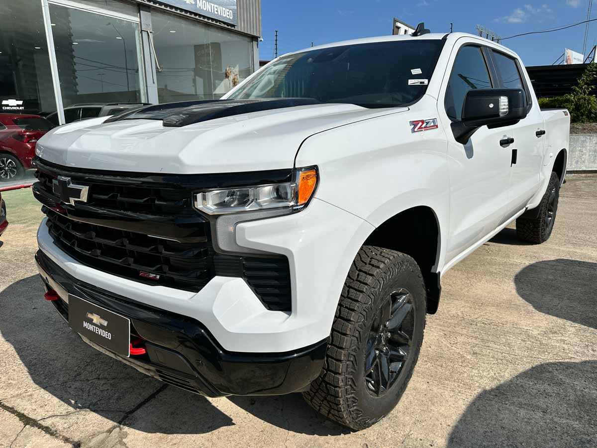 CHEVROLET SILVERADO LT TRAILBOSS 5.3 NAFTA AT 0KM 2026