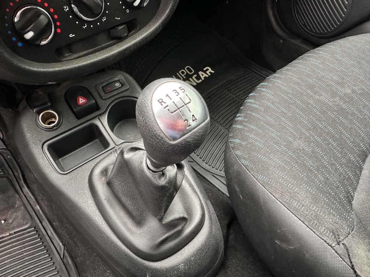 RENAULT CLIO MIO PLUS PACK 1.2 5PTS 2015