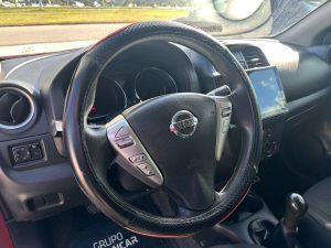 NISSAN VERSA ADVANCE EXTRA FULL 1.6 MT 4PTS 2015