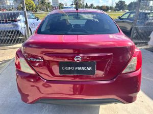 NISSAN VERSA ADVANCE EXTRA FULL 1.6 MT 4PTS 2015