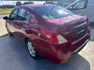NISSAN VERSA ADVANCE EXTRA FULL 1.6 MT 4PTS 2015