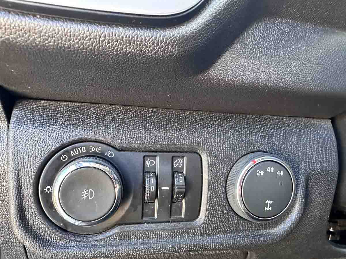 CHEVROLET S10 2.8TURBO DIESEL WORKTRUCK MT 4WD 2025