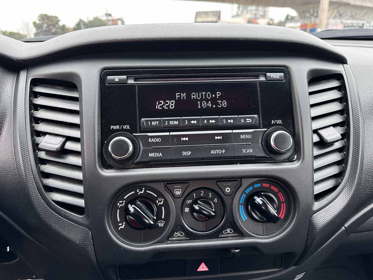 MITSUBISHI L200 DC 4X4 2.4 NAFTA 2023