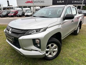 MITSUBISHI L200 DC 4X4 2.4 NAFTA 2023