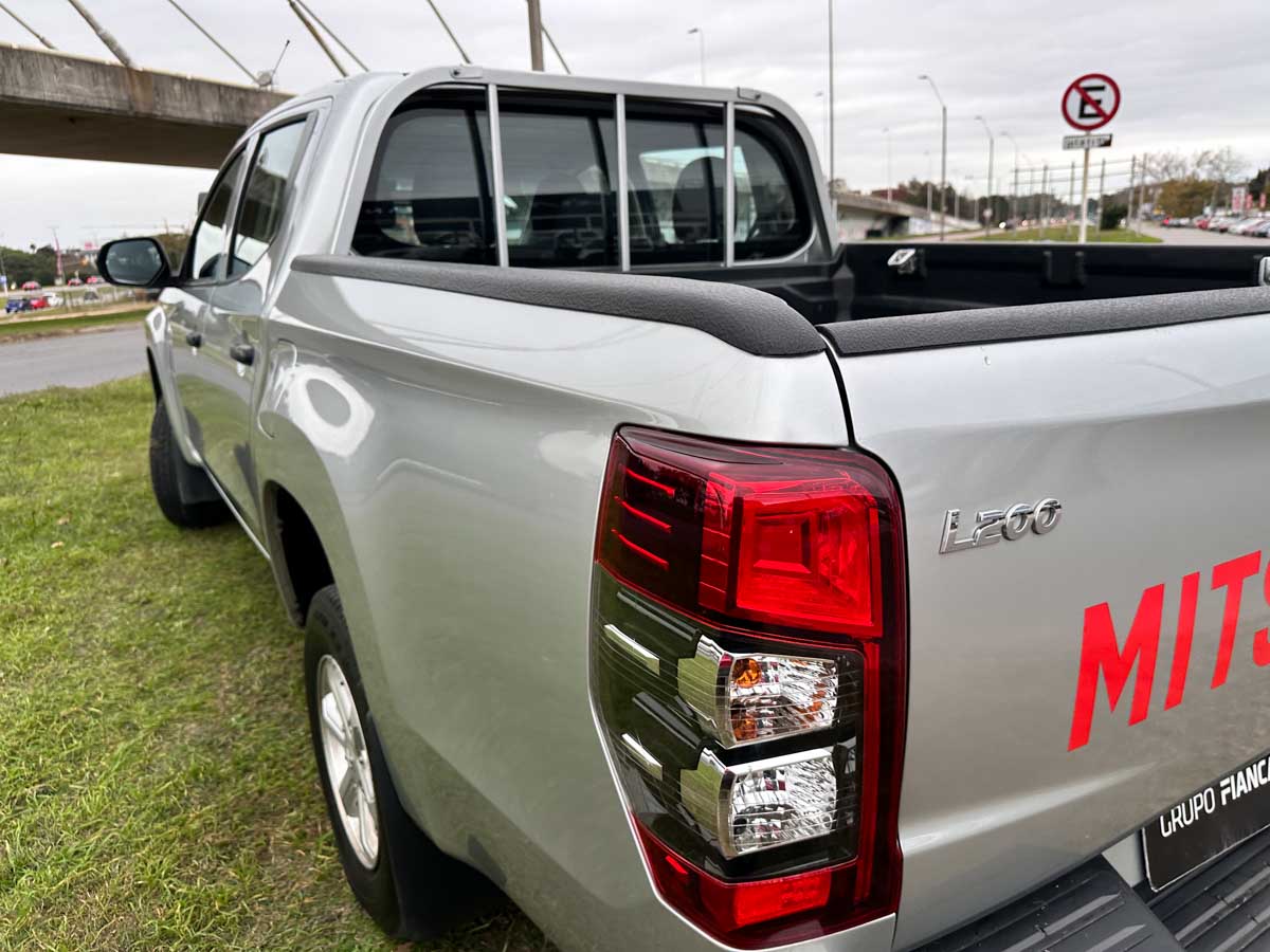 MITSUBISHI L200 DC 4X4 2.4 NAFTA 2023