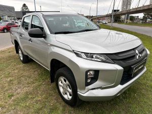 MITSUBISHI L200 DC 4X4 2.4 NAFTA 2023