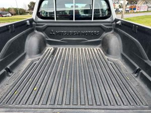 MITSUBISHI L200 DC 4X4 2.4 NAFTA 2023