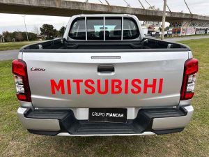 MITSUBISHI L200 DC 4X4 MT 2.4 NAFTA FULL 2023