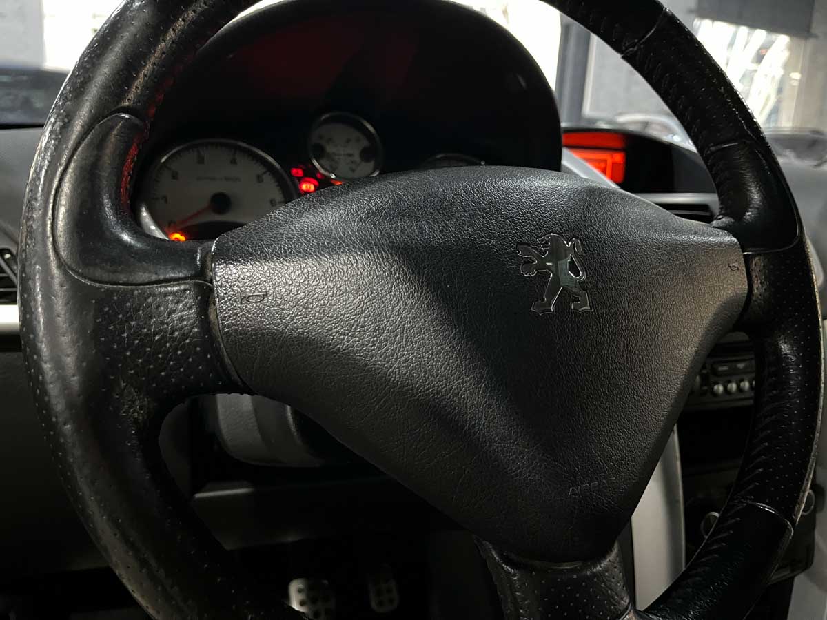 PEUGEOT 207 ACTIVE 1.4 MT 2011
